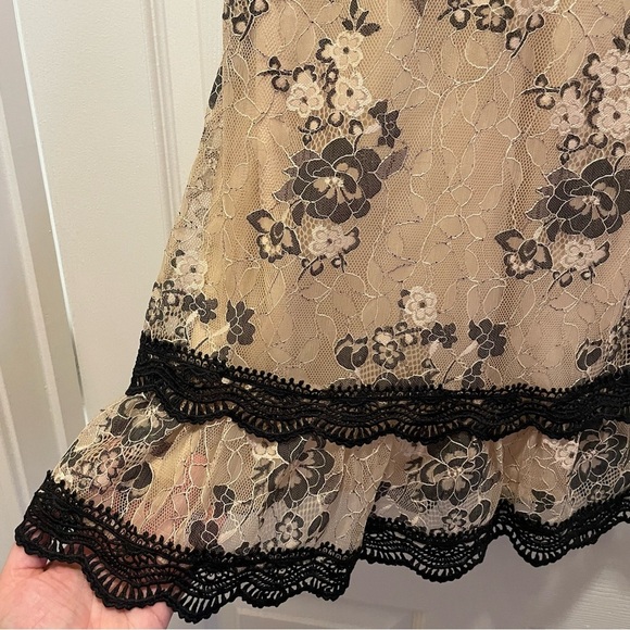 NWT Francesca's Lace Floral Mini Dress Size XS - Picture 4 of 7